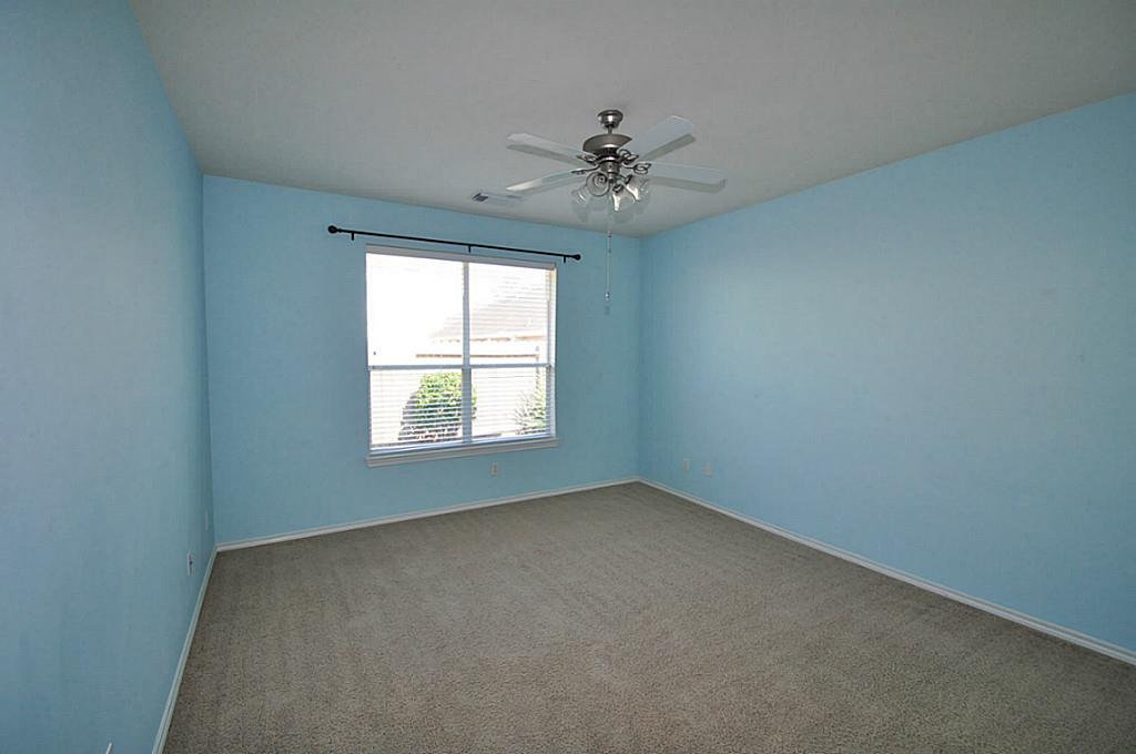 12315 Field Brook Court Houston, TX 77089 - Photo 4 of 28 an empty room with a window