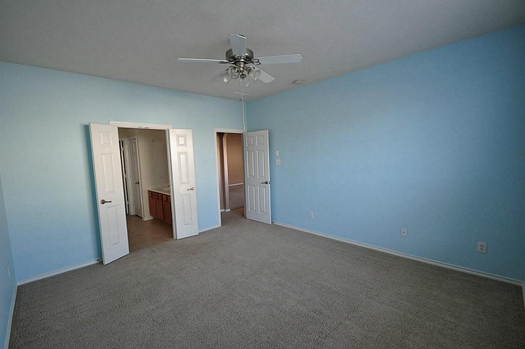 12315 Field Brook Court Houston, TX 77089 - Photo 8 of 28 an empty room with a bathroom