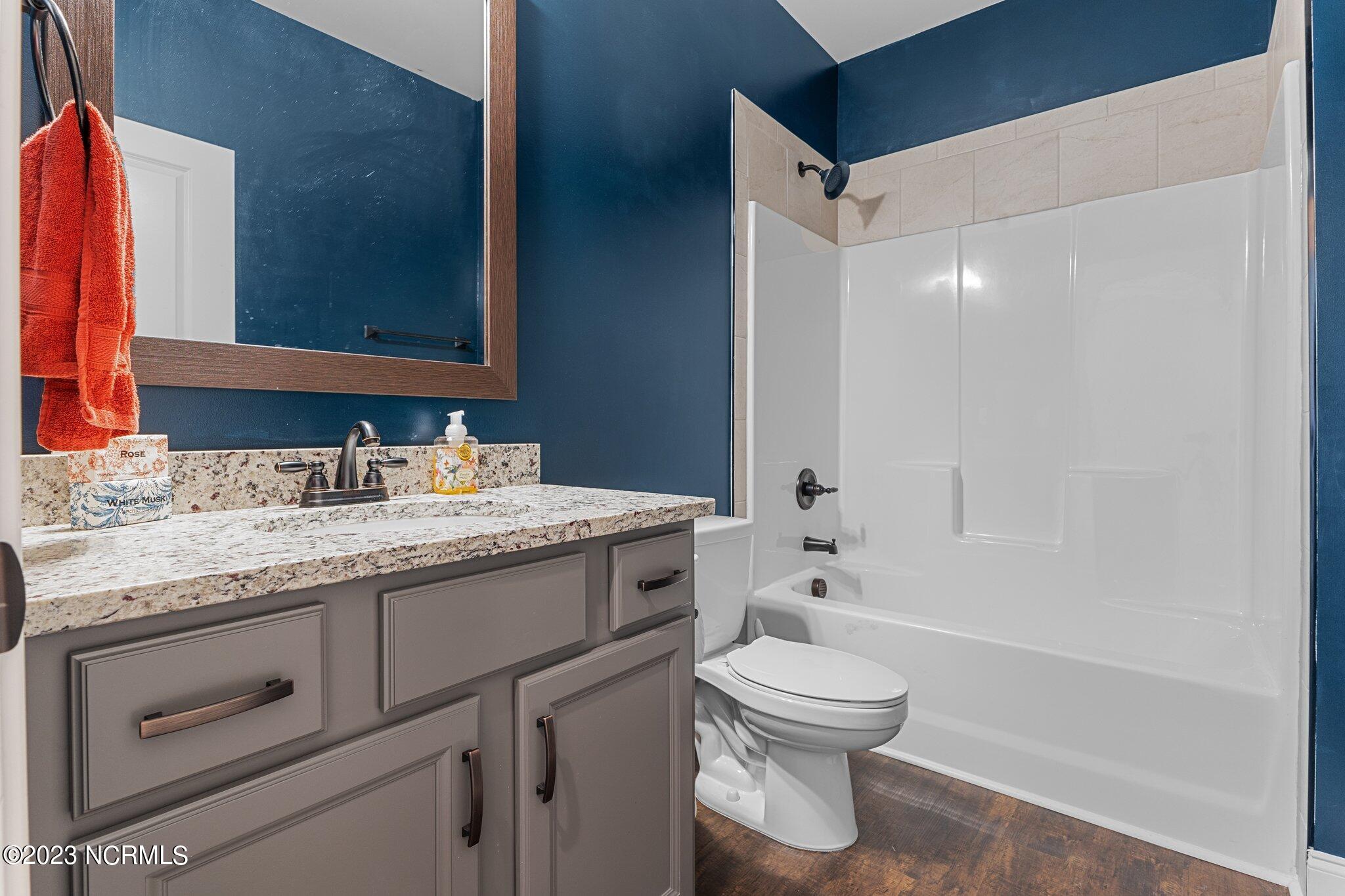 521 Abbey Road Carthage, NC 28327 - Photo 26 of 44 Main Level Full Bathroom
