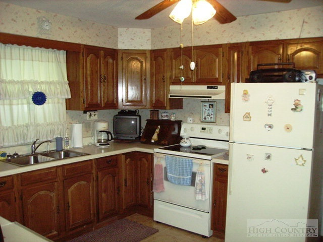 61 Maple Street Sparta, NC 28675 - Photo 11 of 16 Gallery Image 11