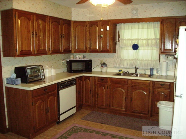 61 Maple Street Sparta, NC 28675 - Photo 12 of 16 Gallery Image 12