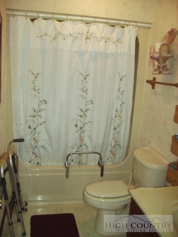 61 Maple Street Sparta, NC 28675 - Photo 3 of 16 Gallery Image 3