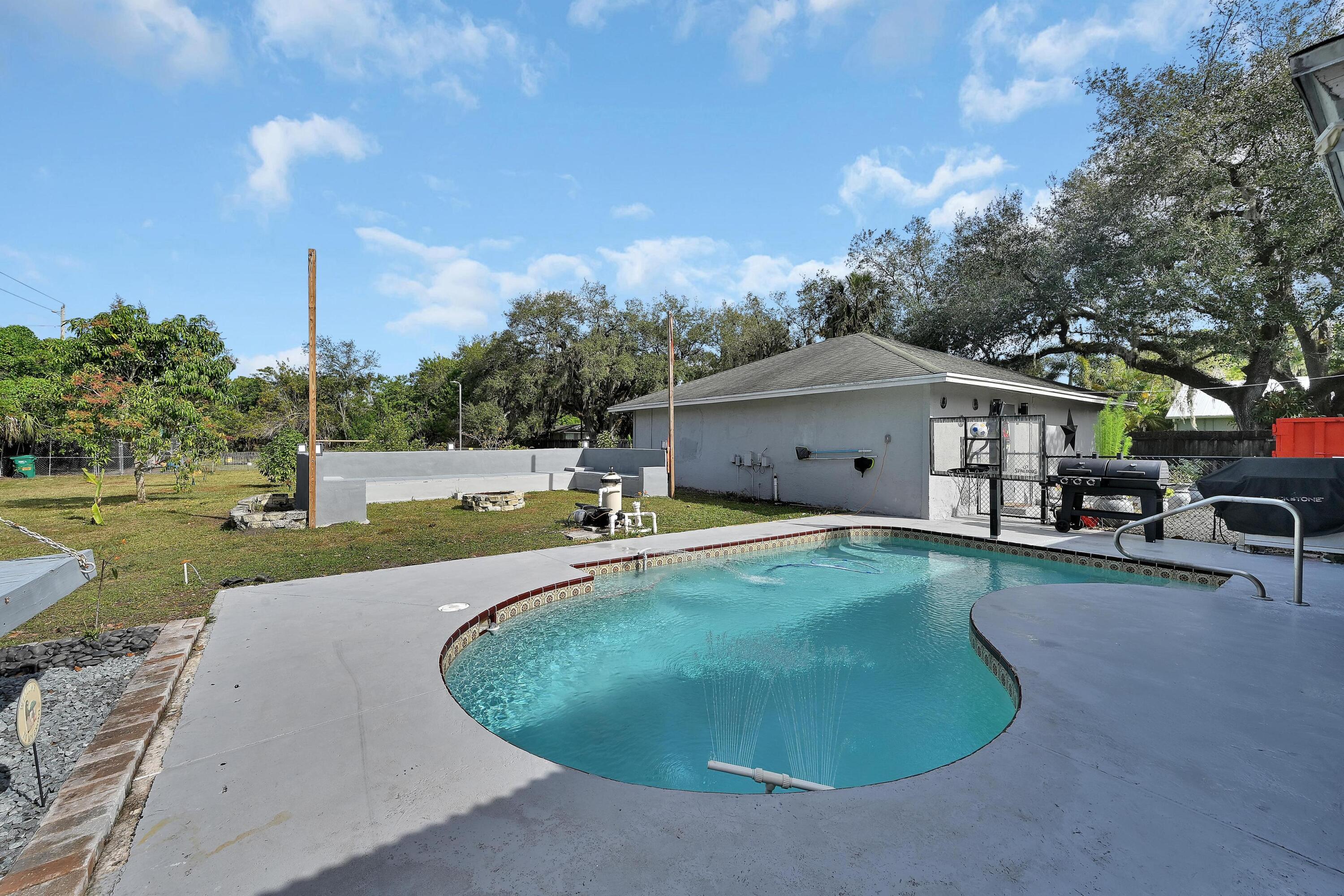 2404 Dade Road Fort Pierce, FL 34982 - Photo 29 of 61 POOL