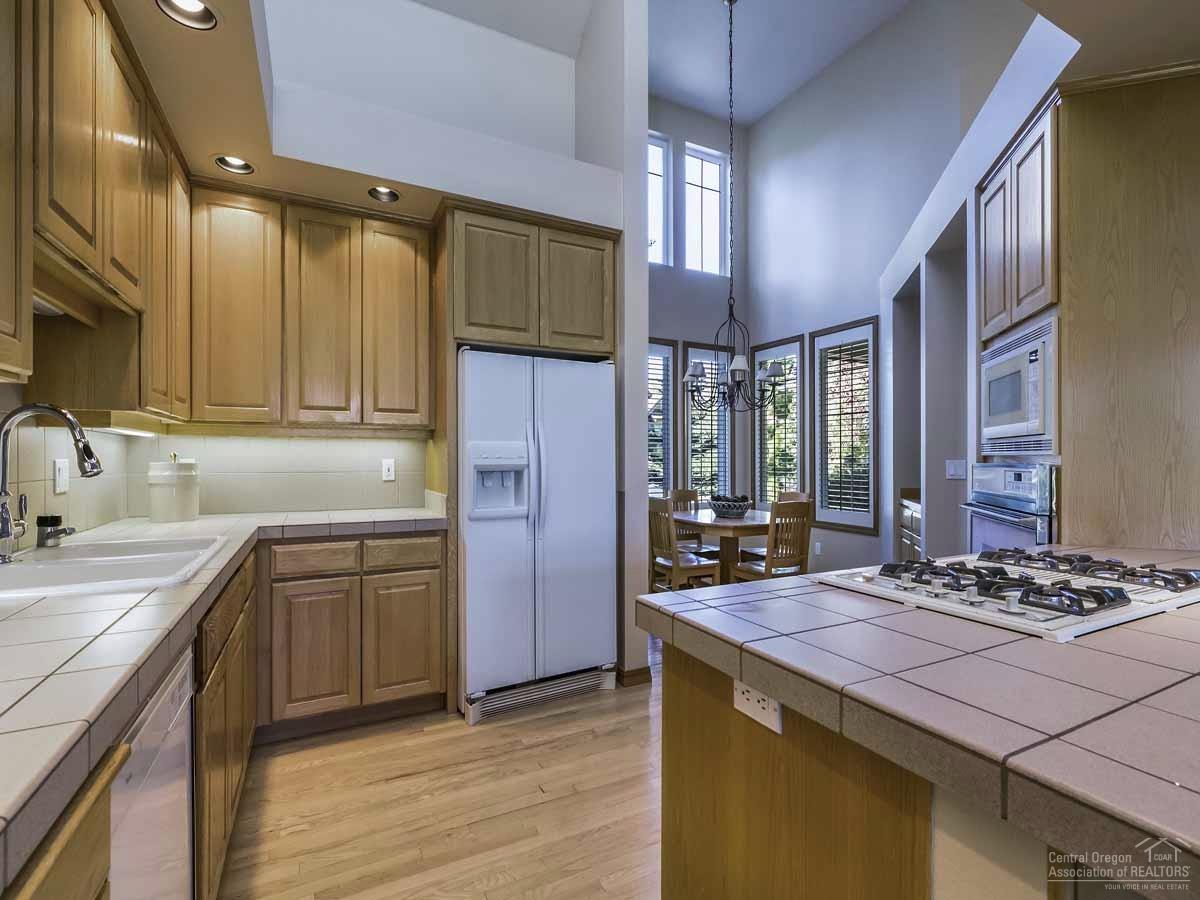 61945 Fall Creek Loop Bend, OR 97702 - Photo 7 of 25 Gallery Image 7
