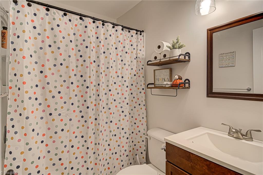 2215 Shadow Valley Road, Unit B High Point, NC 27265 - Photo 27 of 33 Second floor full bathroom between primary and second bedroom.