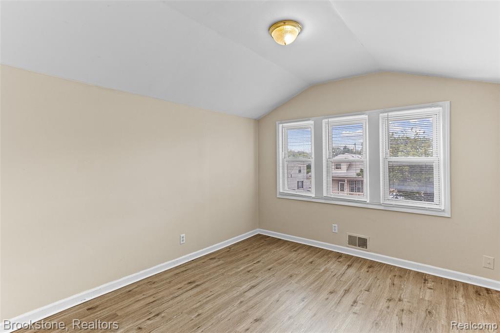 7524 Toepfer Road Warren, MI 48091 - Photo 15 of 29