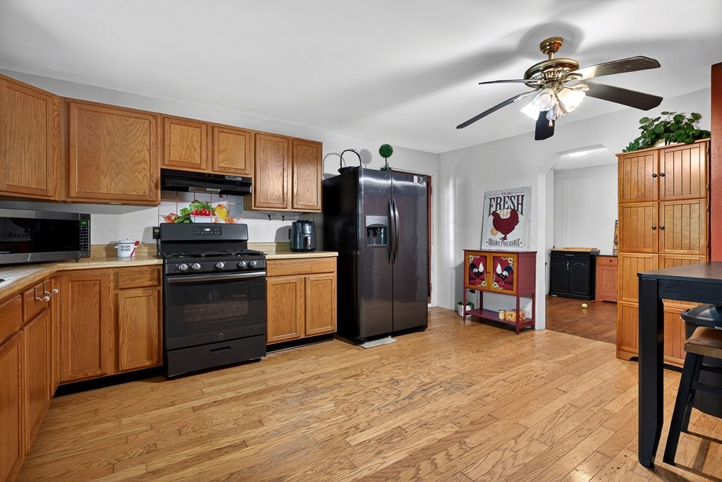 747 Hunting Creek Road Whitleyville, TN 38588 - Photo 14 of 33
