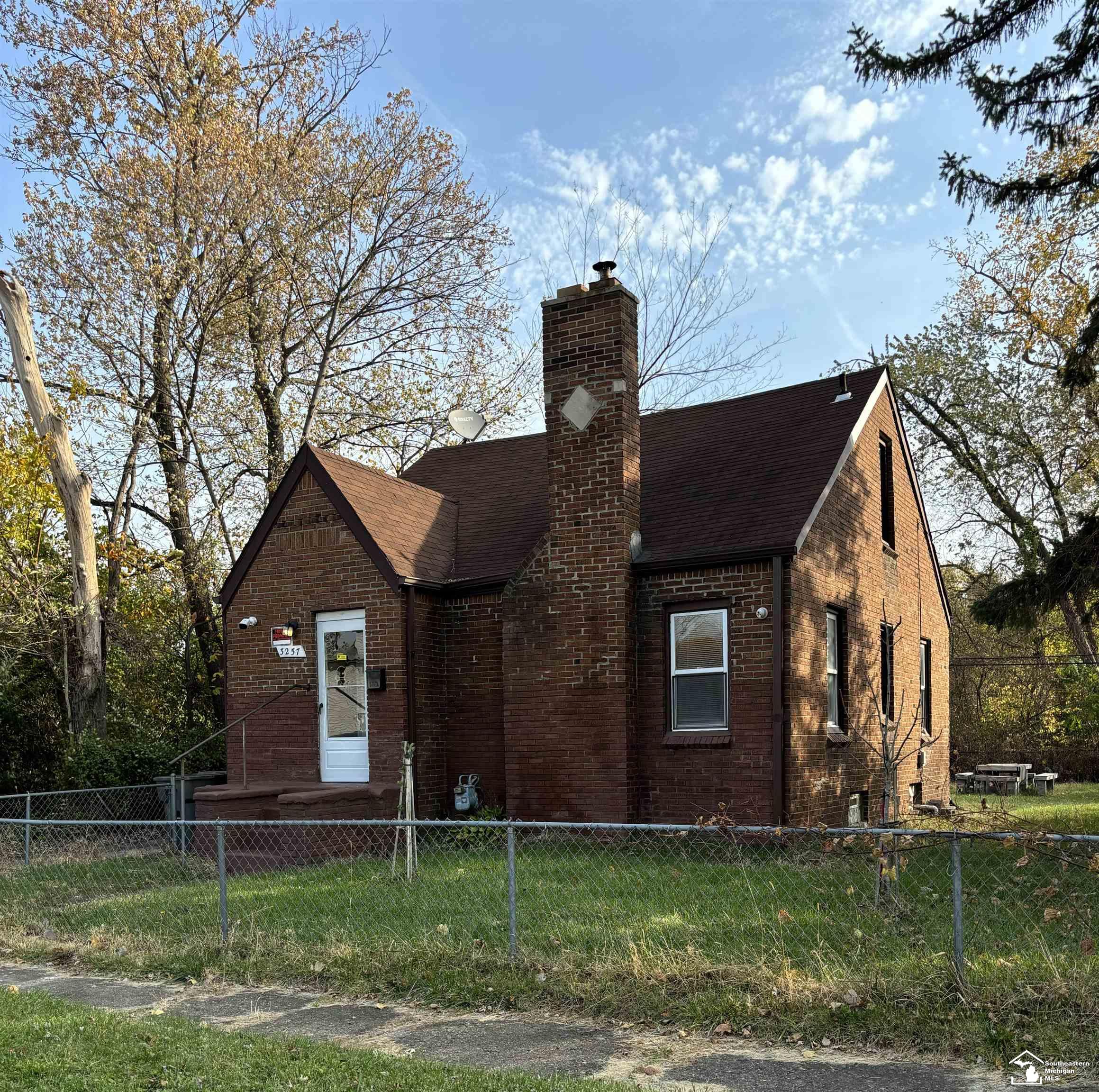 3257 Harrison Street Inkster, MI 48141 - Photo 1 of 42 50159700-e57508e3-95f1-42dc-adc1-7724800caa75.JPG