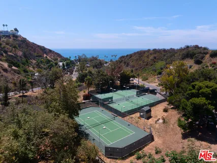 $2,000,000 | 21400 Rambla Vista, Malibu, CA 90265