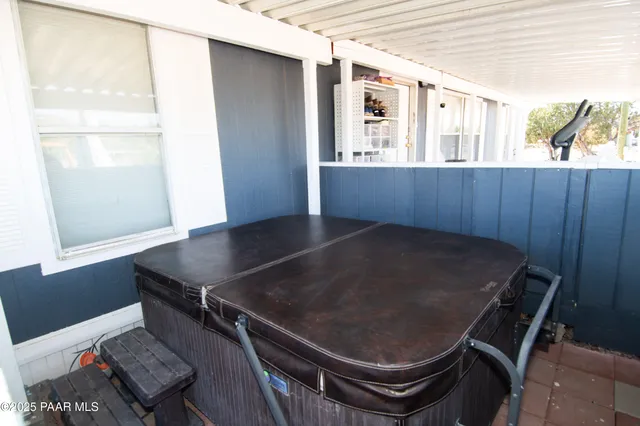 $325,000 | 27585 El Oro Drive, Seligman, AZ 86337