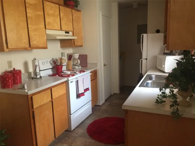 $470 | 303 E Avenue, Hooks, TX 75561