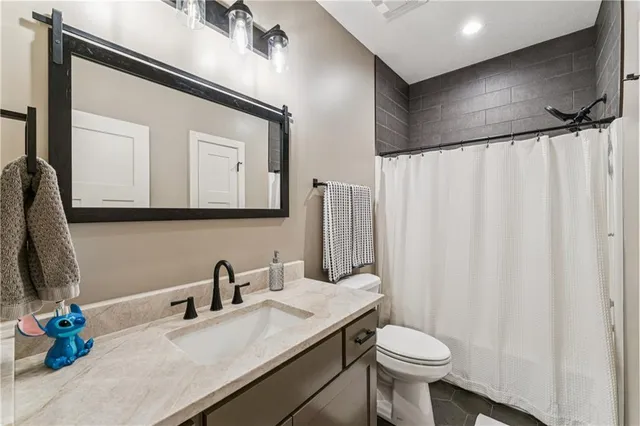 $465,000 | 909 Captain Merriman Drive, Freeman, MO 64746