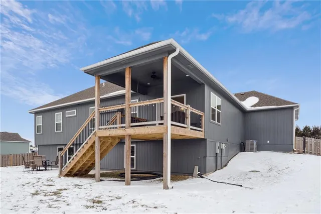 $465,000 | 909 Captain Merriman Drive, Freeman, MO 64746