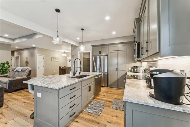 $465,000 | 909 Captain Merriman Drive, Freeman, MO 64746