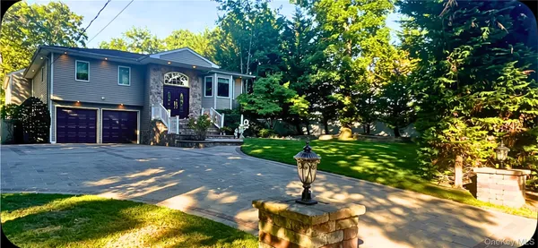 $1,999,999 | 39 Kennedy Drive, Plainview, NY 11803