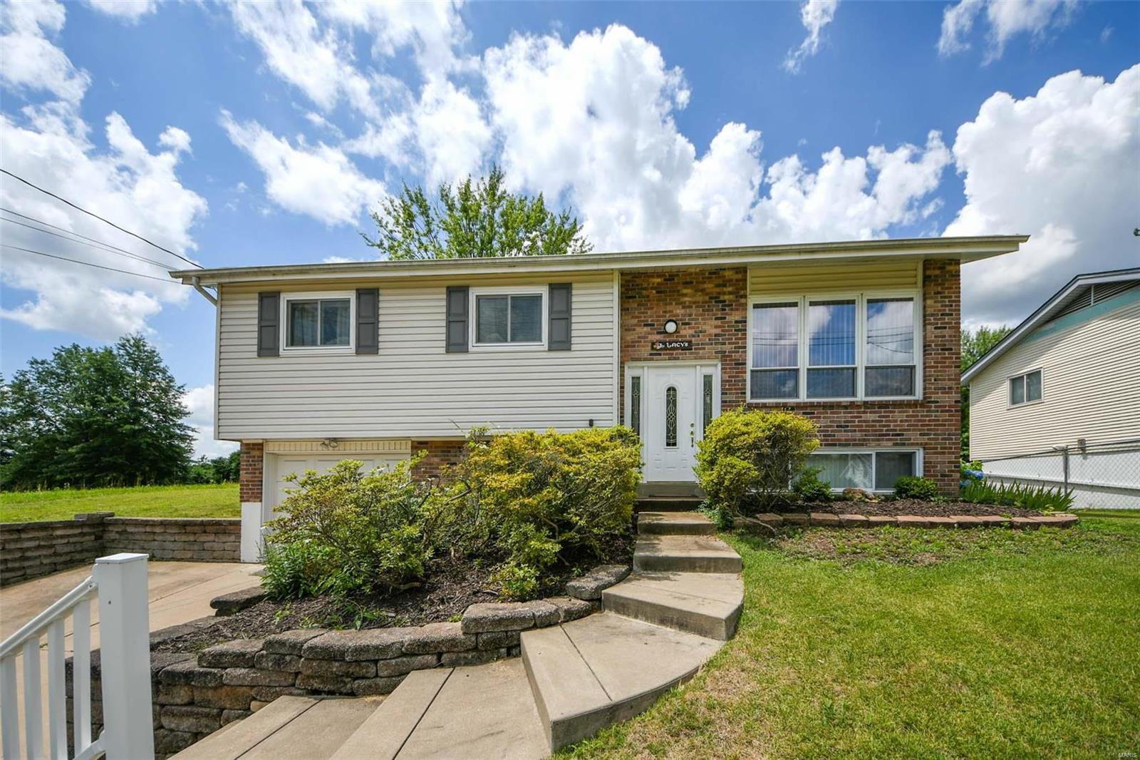 430 Forder Road St. Louis, MO 63129 - Photo 1 of 25 Gallery Image 1