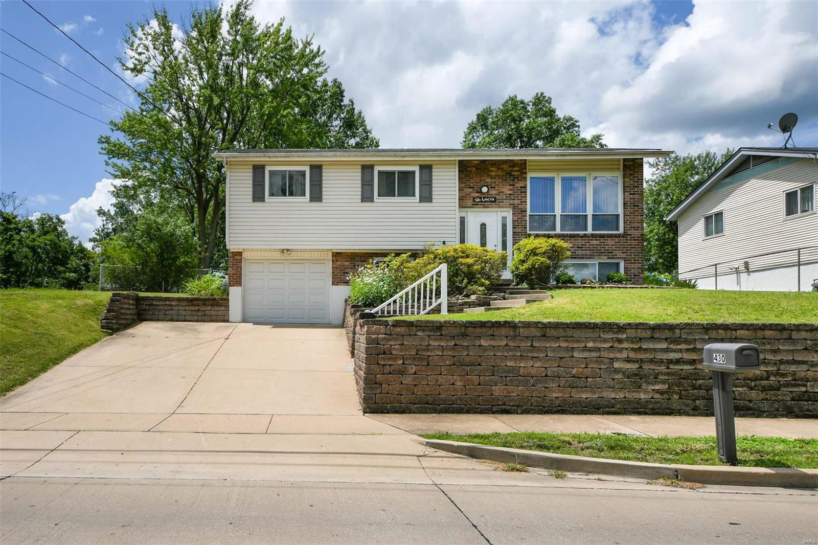 430 Forder Road St. Louis, MO 63129 - Photo 2 of 25 Gallery Image 2