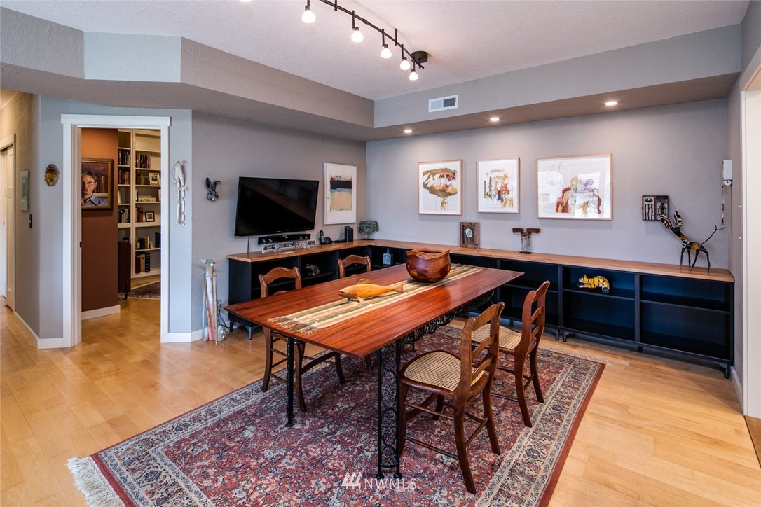 710 Fieldston Road Bellingham, WA 98225 - Photo 11 of 27 a dining room with a table and chairs