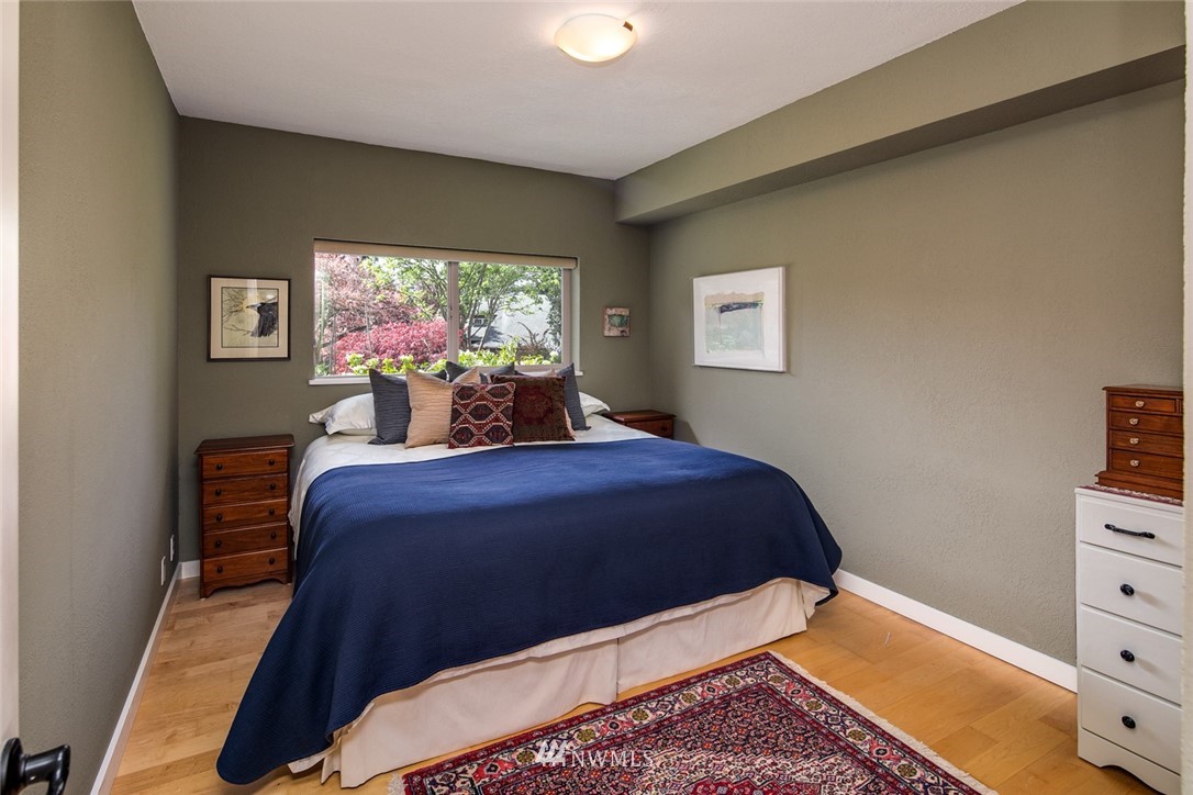 710 Fieldston Road Bellingham, WA 98225 - Photo 19 of 27 a bedroom with a bed and a window