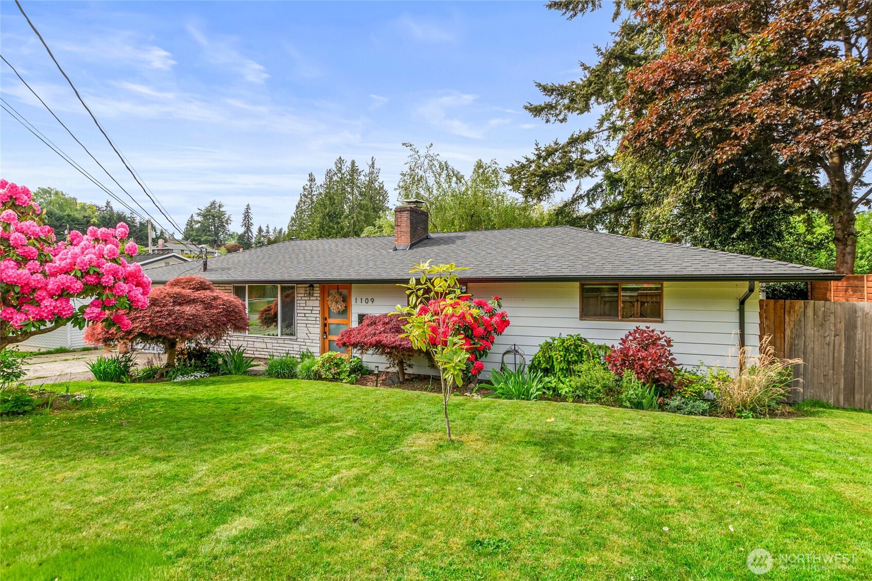 1109 Clinton Place Everett, WA 98201 - Photo 1 of 35