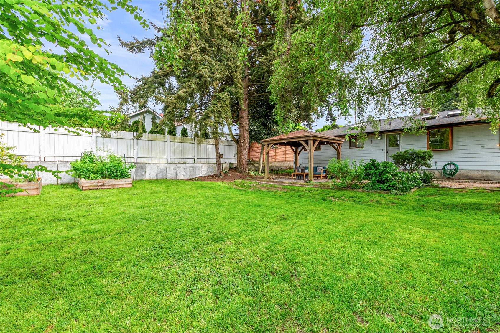 1109 Clinton Place Everett, WA 98201 - Photo 27 of 35