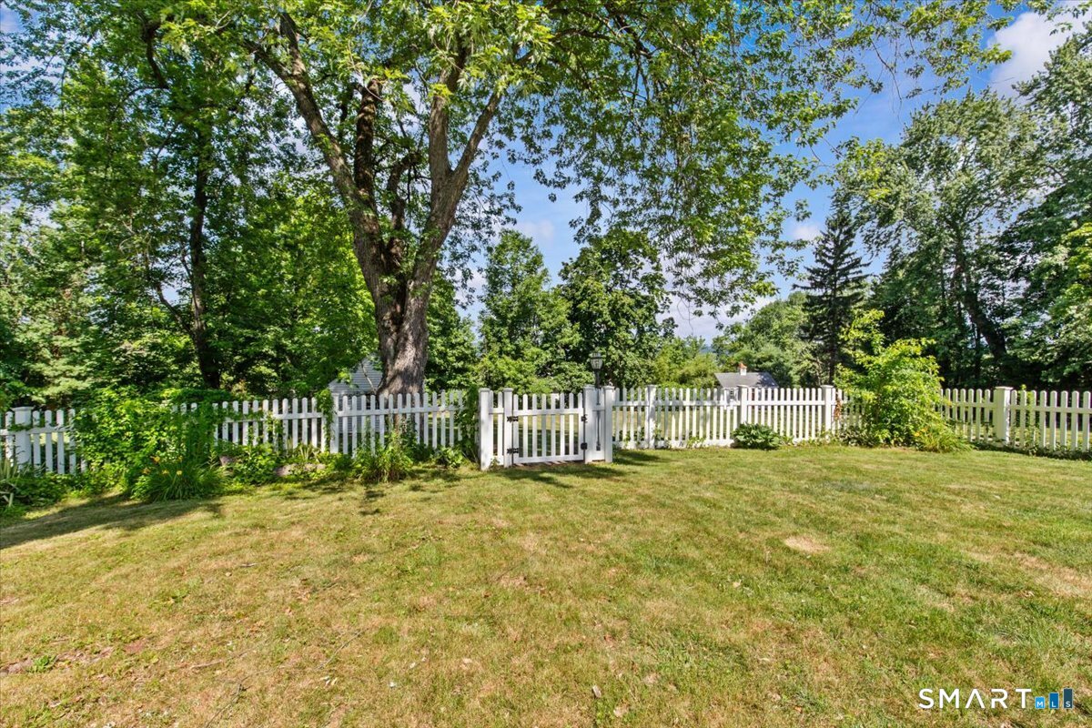 154 Long Hill Road Wallingford, CT 06492 - Photo 32 of 40