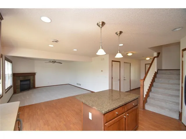 $2,350 | 15661 60th Avenue North, Plymouth, MN 55446