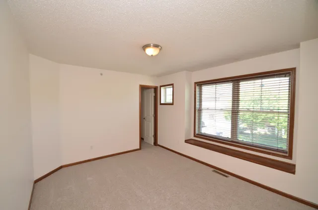 $2,350 | 15661 60th Avenue North, Plymouth, MN 55446