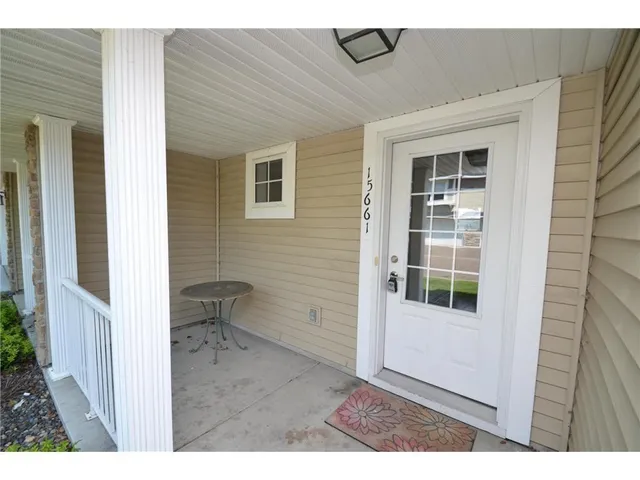 $2,350 | 15661 60th Avenue North, Plymouth, MN 55446