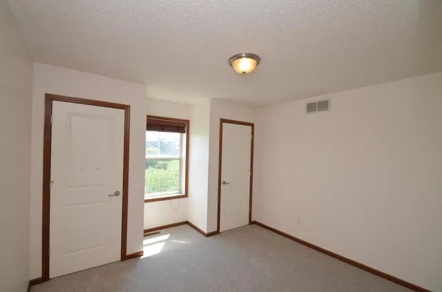 $2,350 | 15661 60th Avenue North, Plymouth, MN 55446