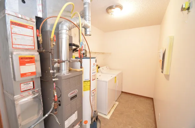 $2,350 | 15661 60th Avenue North, Plymouth, MN 55446