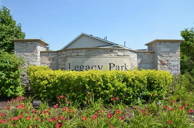 $2,350 | 15661 60th Avenue North, Plymouth, MN 55446