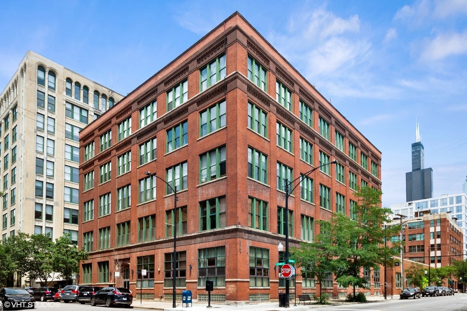 331 South Peoria Street, Unit PH6 Chicago, IL 60607 - Photo 1 of 46 a front view of a building