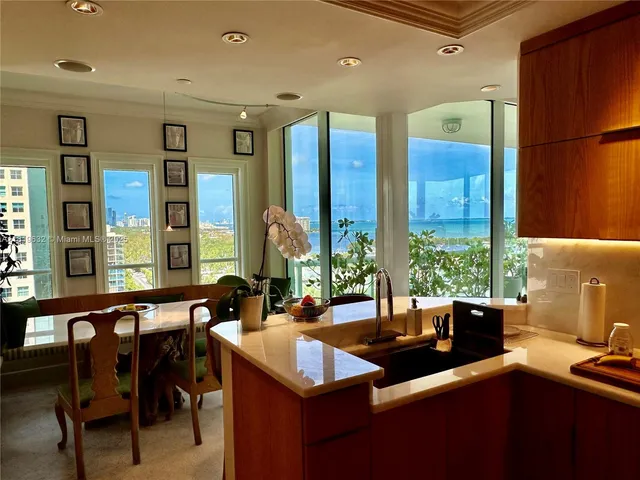 a room with lots of table and chair