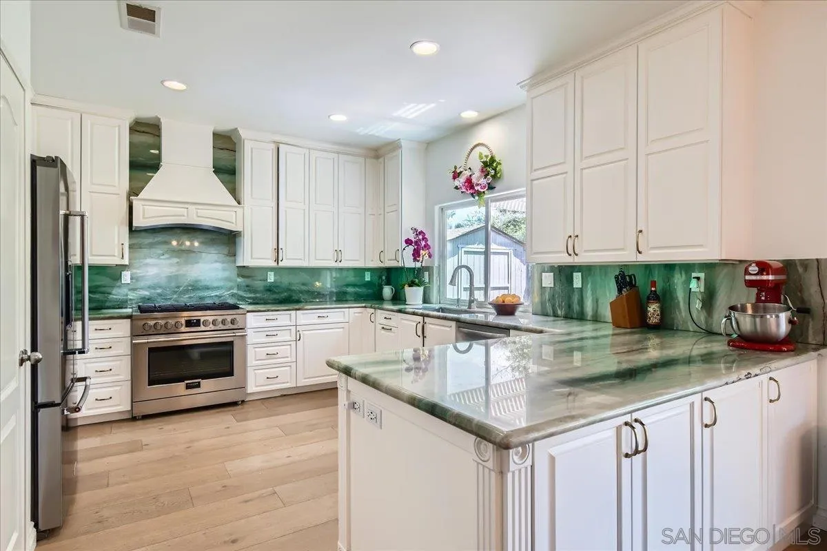 12709 Oak Knoll Road Poway, CA 92064 - Photo 12 of 36