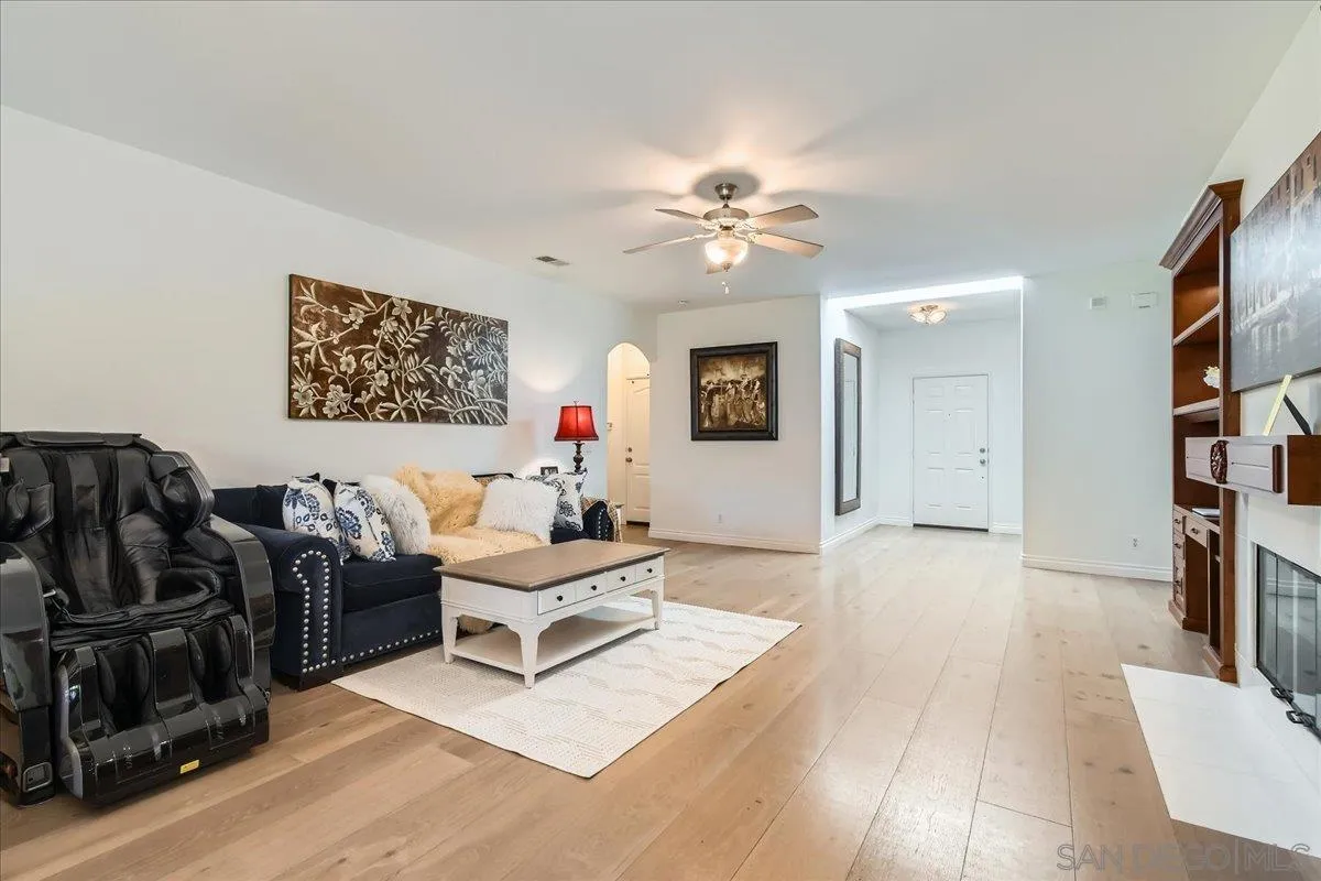 12709 Oak Knoll Road Poway, CA 92064 - Photo 8 of 36