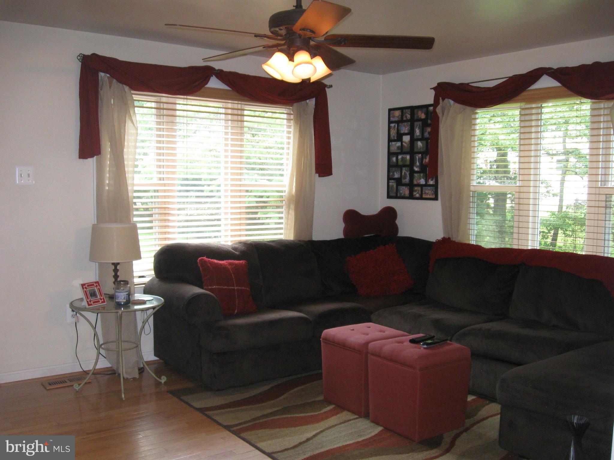 7990 Fairground Road La Plata, MD 20646 - Photo 3 of 21 Living Room