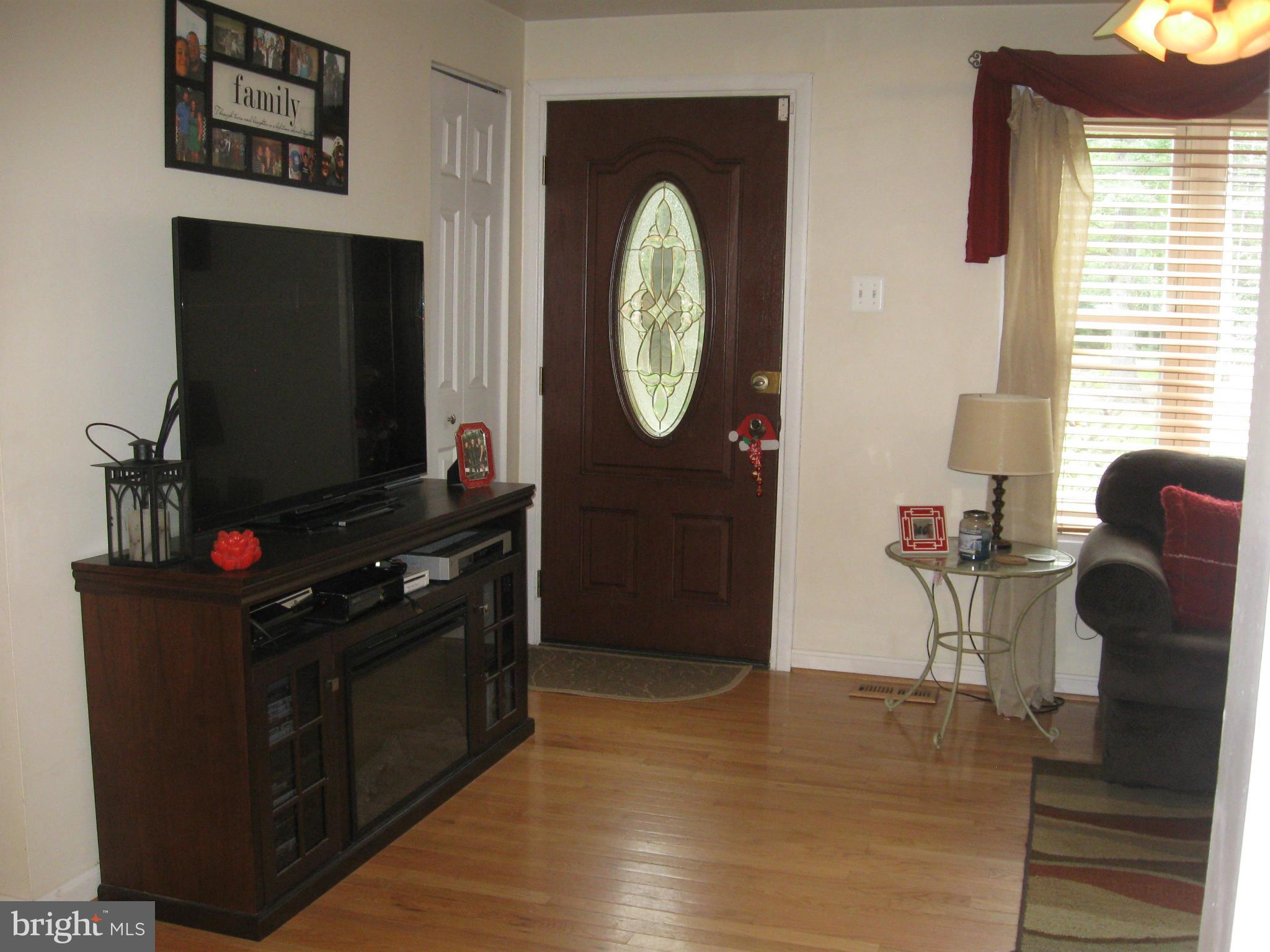 7990 Fairground Road La Plata, MD 20646 - Photo 6 of 21 Living Room