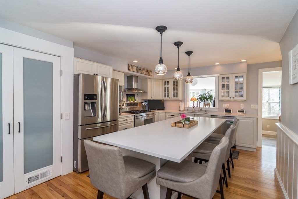 20 Sherwood Road Natick, MA 01760 - Photo 2 of 26 Gallery Image 2