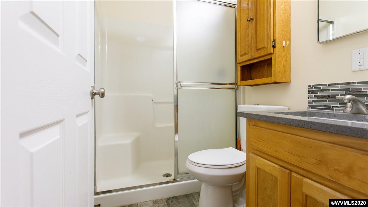 1441 Sallal Road Woodburn, OR 97071 - Photo 11 of 22 Gallery Image 11