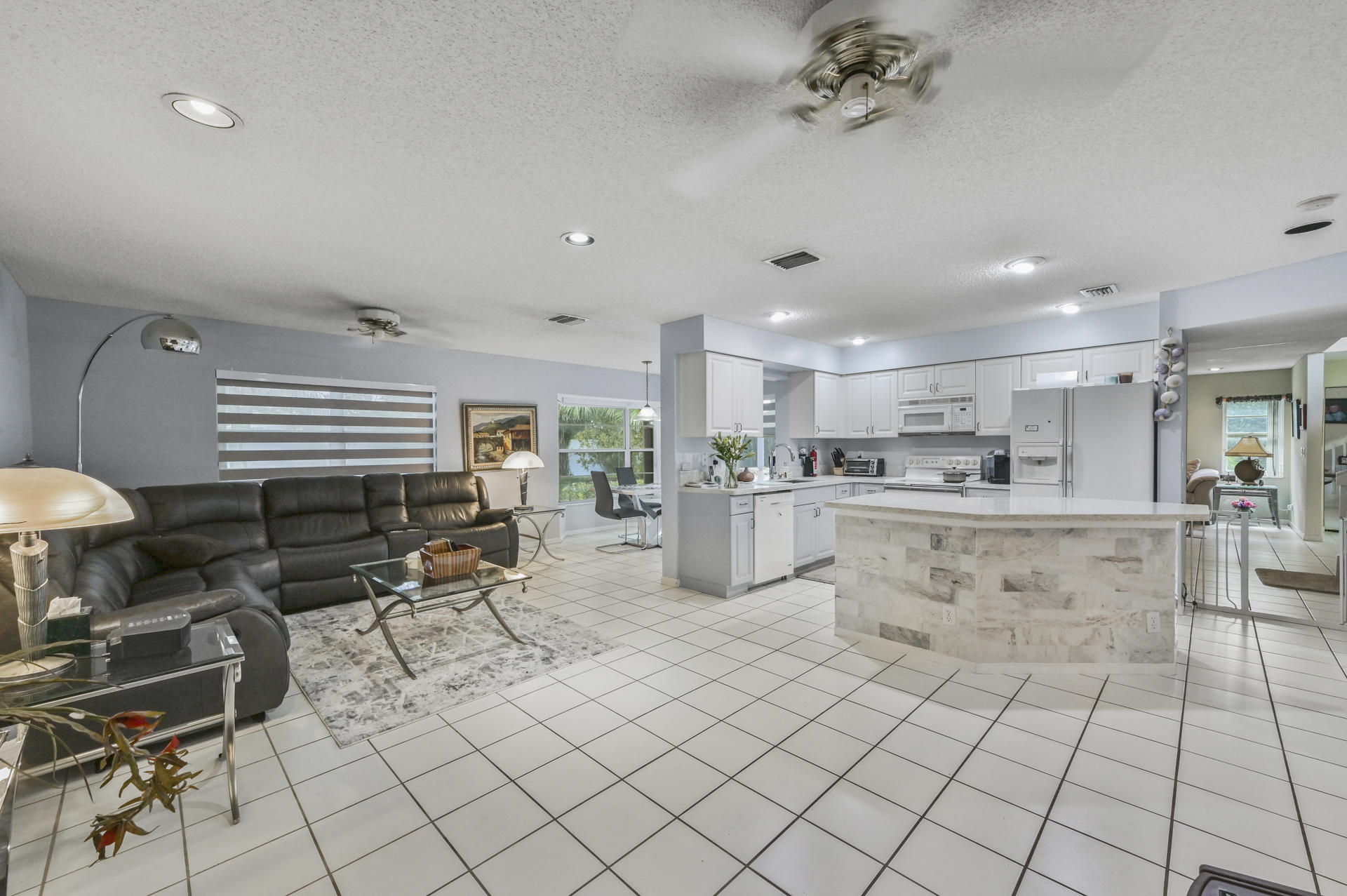 10065 Country Brook Road Boca Raton, FL 33428 - Photo 15 of 48 Living 7