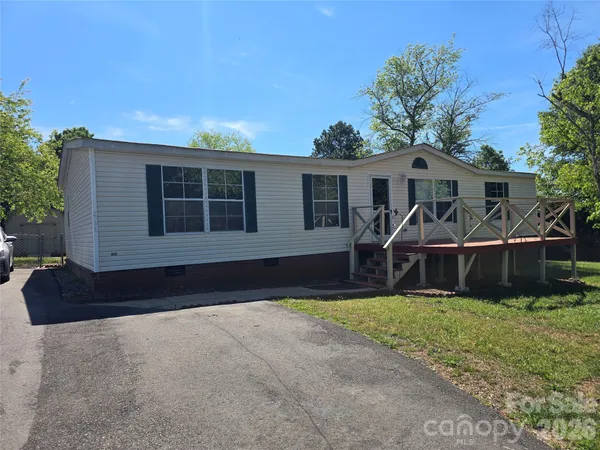 $259,900 | 2095 Wildwood Drive, Unit 19, Hickory, NC 28601