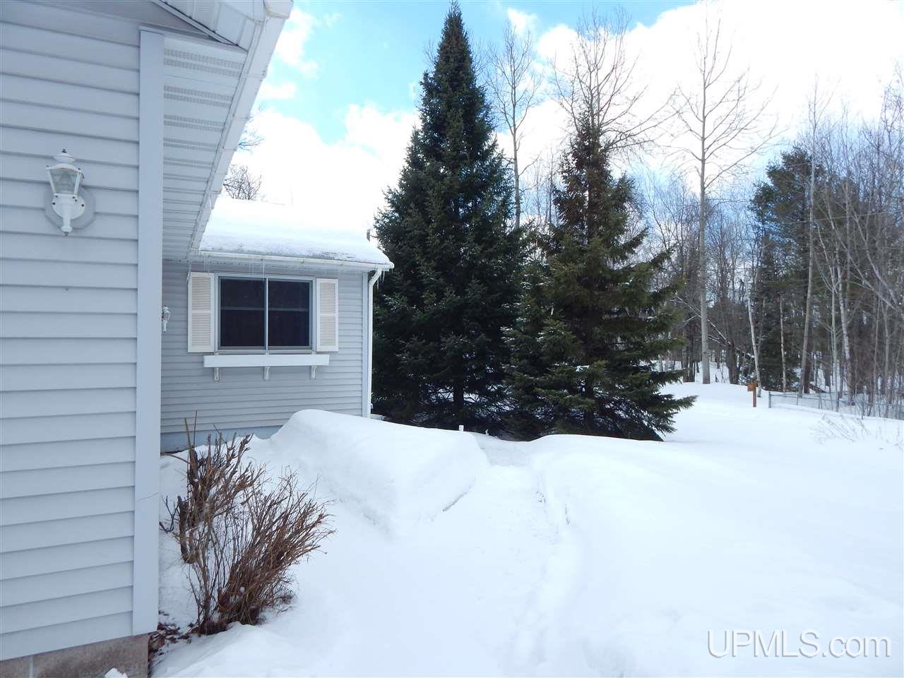 32 Southfork Road Marquette, MI 49855 - Photo 3 of 41 Gallery Image 3