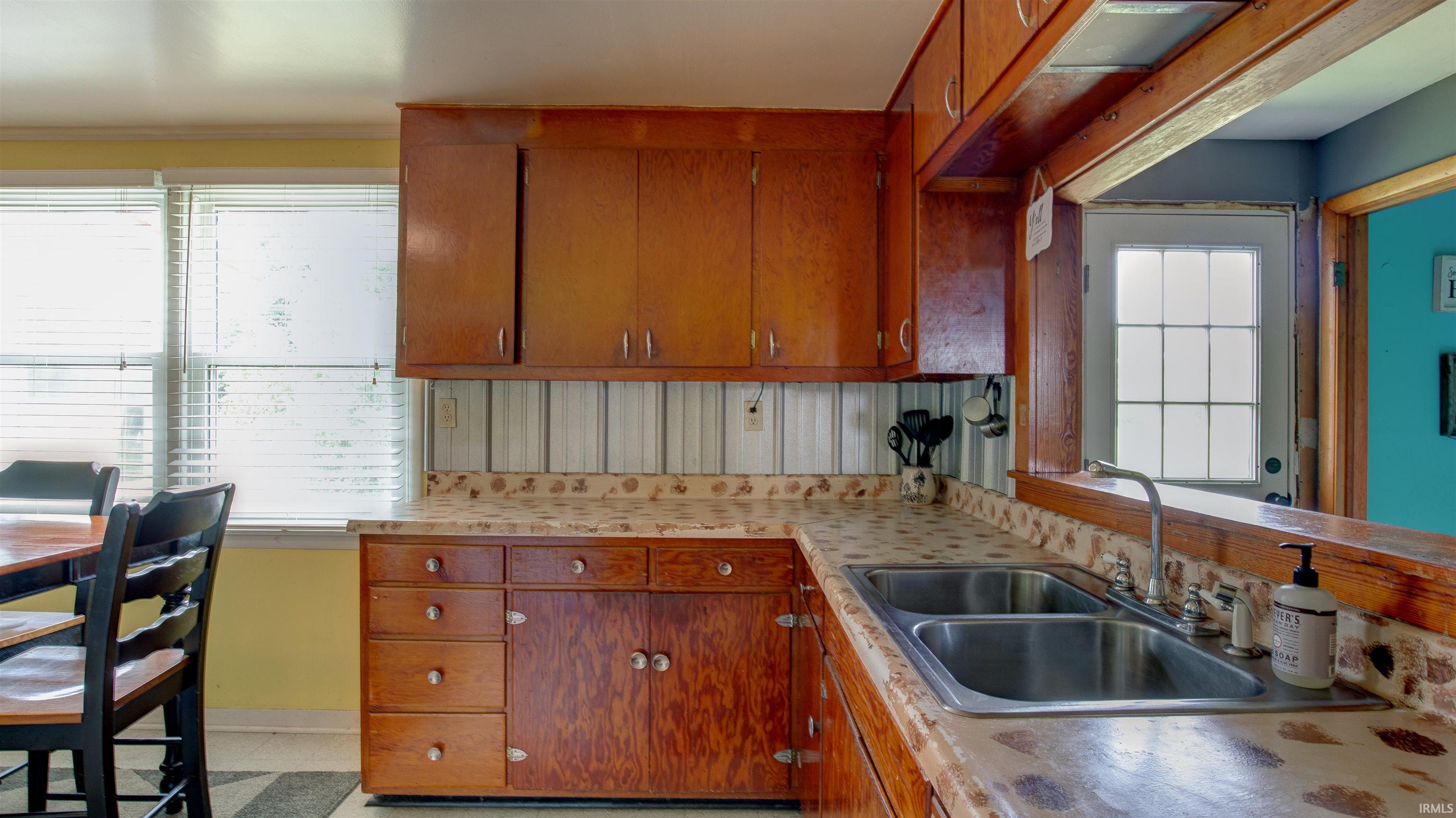 5317 North Highland Road Grandview, IN 47615 - Photo 12 of 36 Gallery Image 12