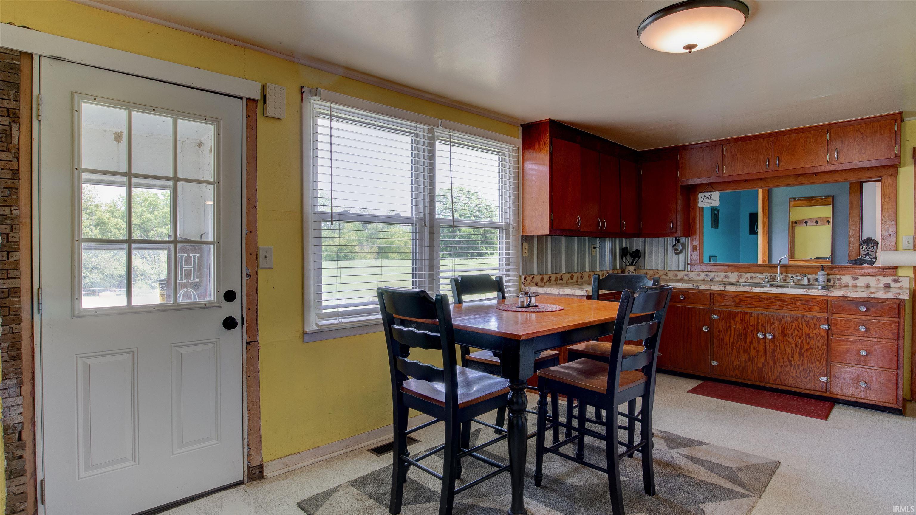 5317 North Highland Road Grandview, IN 47615 - Photo 8 of 36 Gallery Image 8