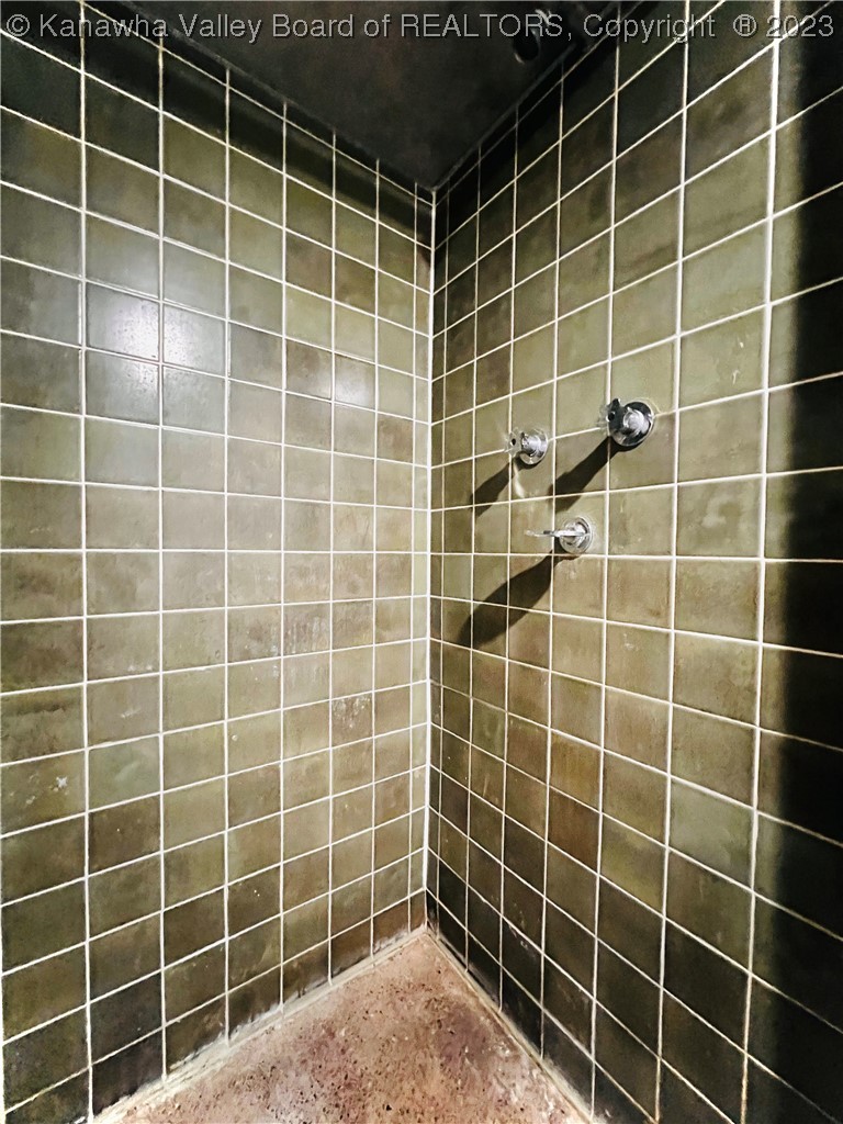 1115 Hickory Road Charleston, WV 25314 - Photo 25 of 30 Gallery Image 25
