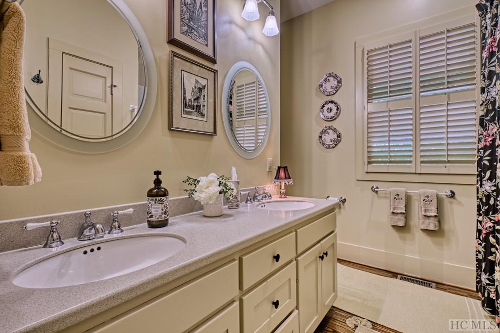 31 Randall Road Highlands, NC 28741 - Photo 18 of 25 Gallery Image 18