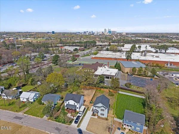 a house view with a outdoor space