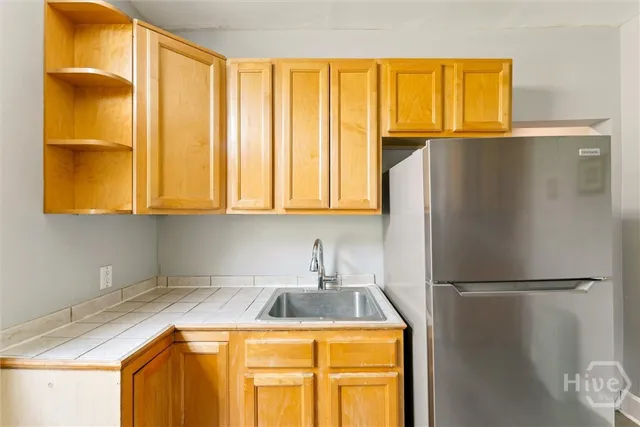 $1,900 | 530 East Gordon Lane, Savannah, GA 31401