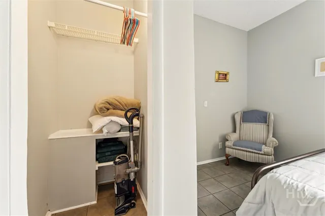 $1,900 | 530 East Gordon Lane, Savannah, GA 31401